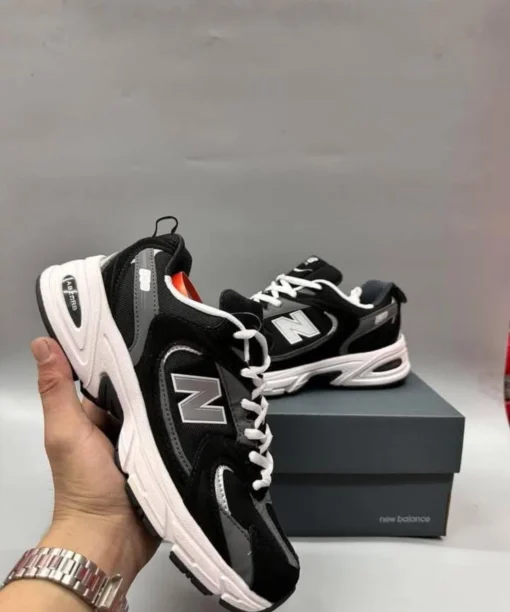 sneaker reseller pallets